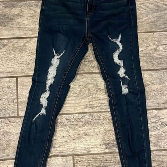 Wildflower Fable Size 8 Skinny Jeans Like New - Picture 1 of 1